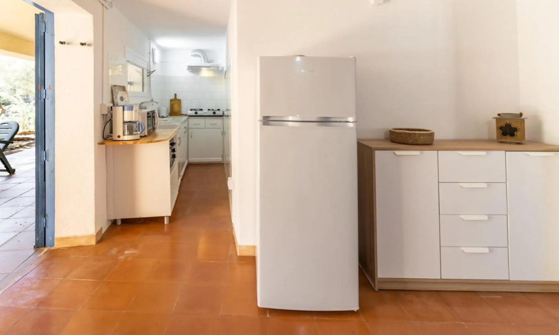 Grifeu 15 Apartamento Pequeno Con Patio
